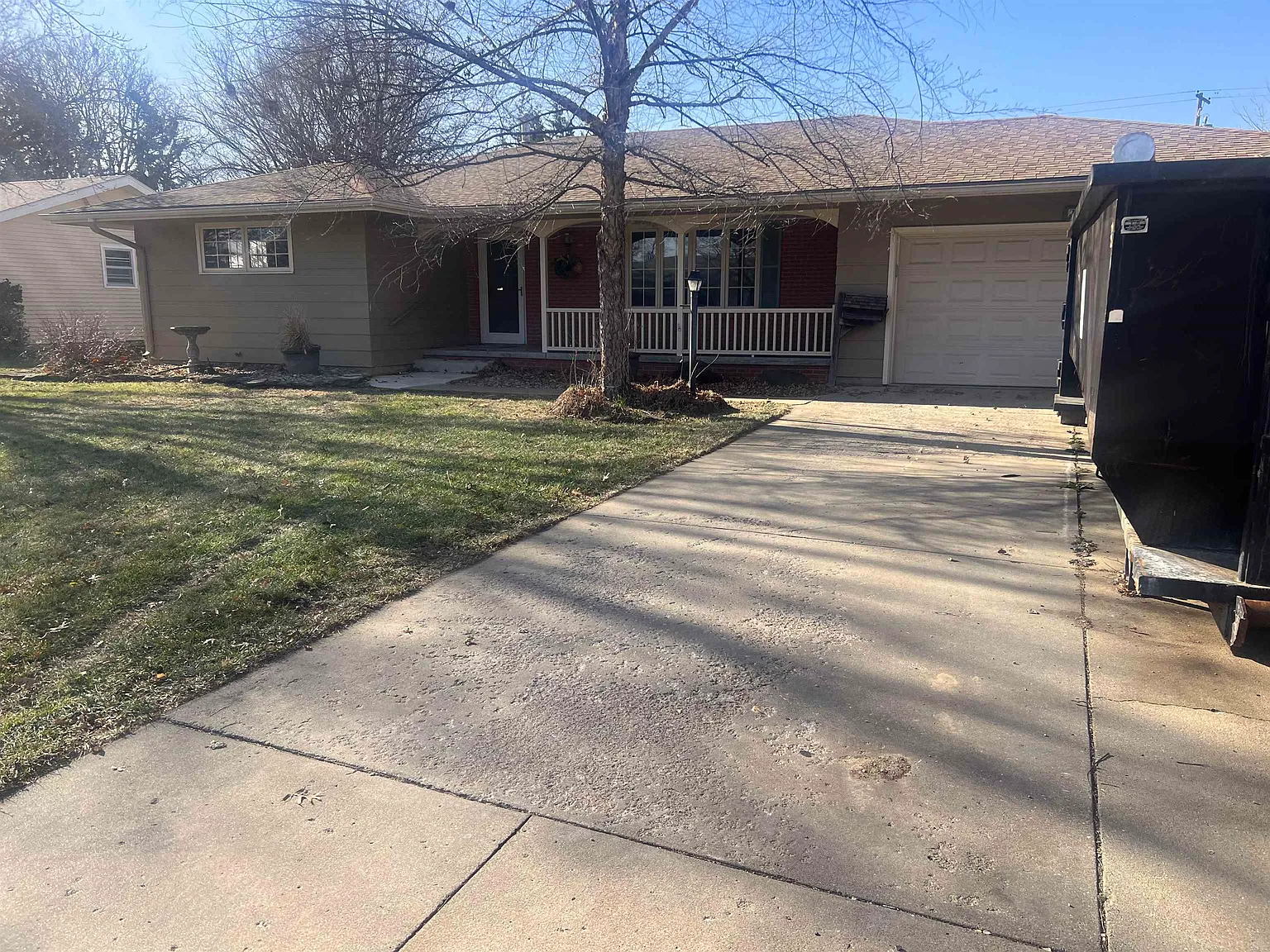 Millwood Realty Home of the Day: Updated Ranch in Gebhart Manor