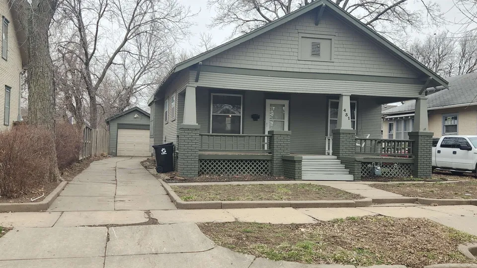 Home of the Day: 431 Washington St. offers classic character and updates in central Salina