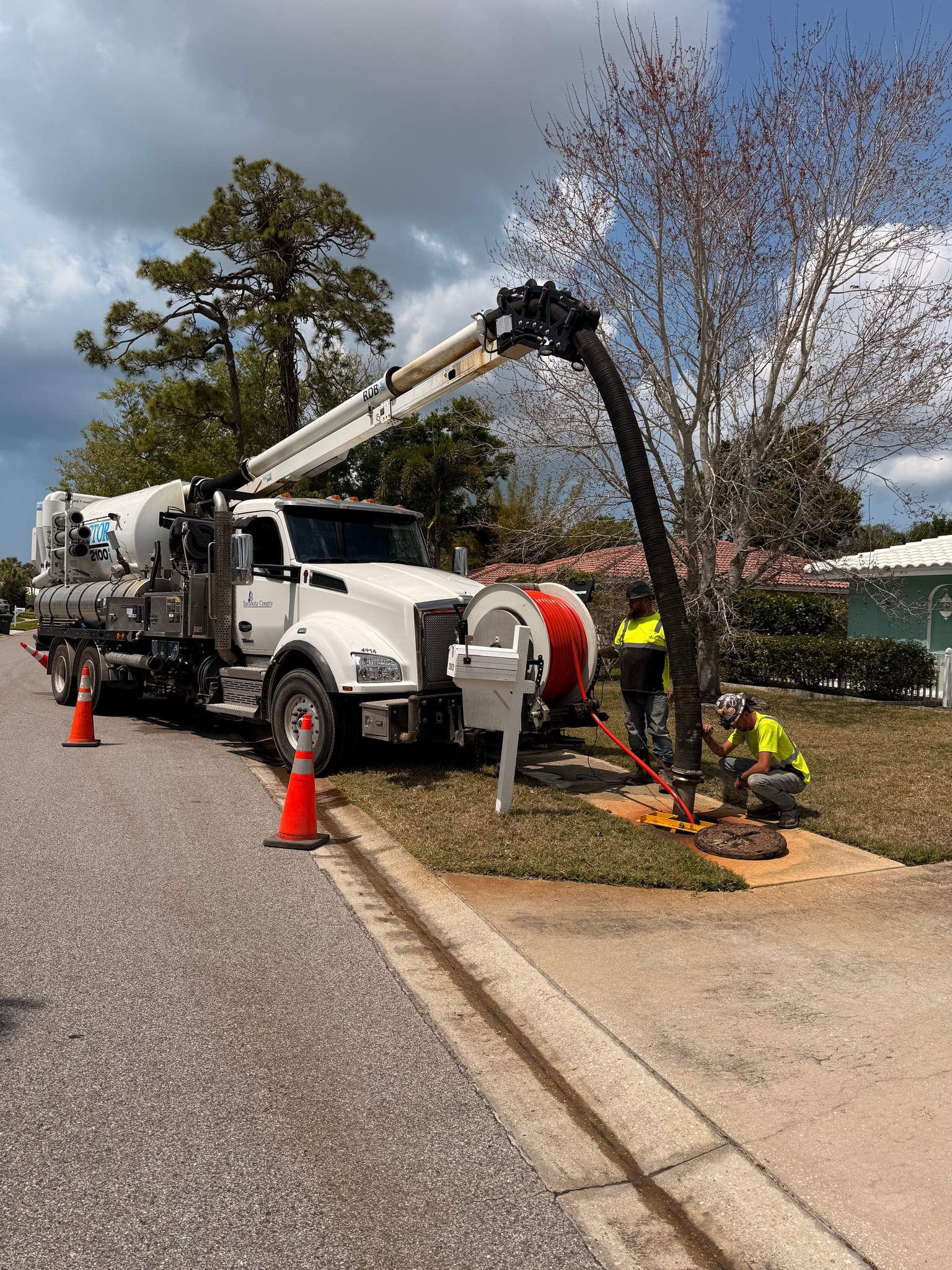 Sewer Overflow Reported on Captiva Drive in Sarasota