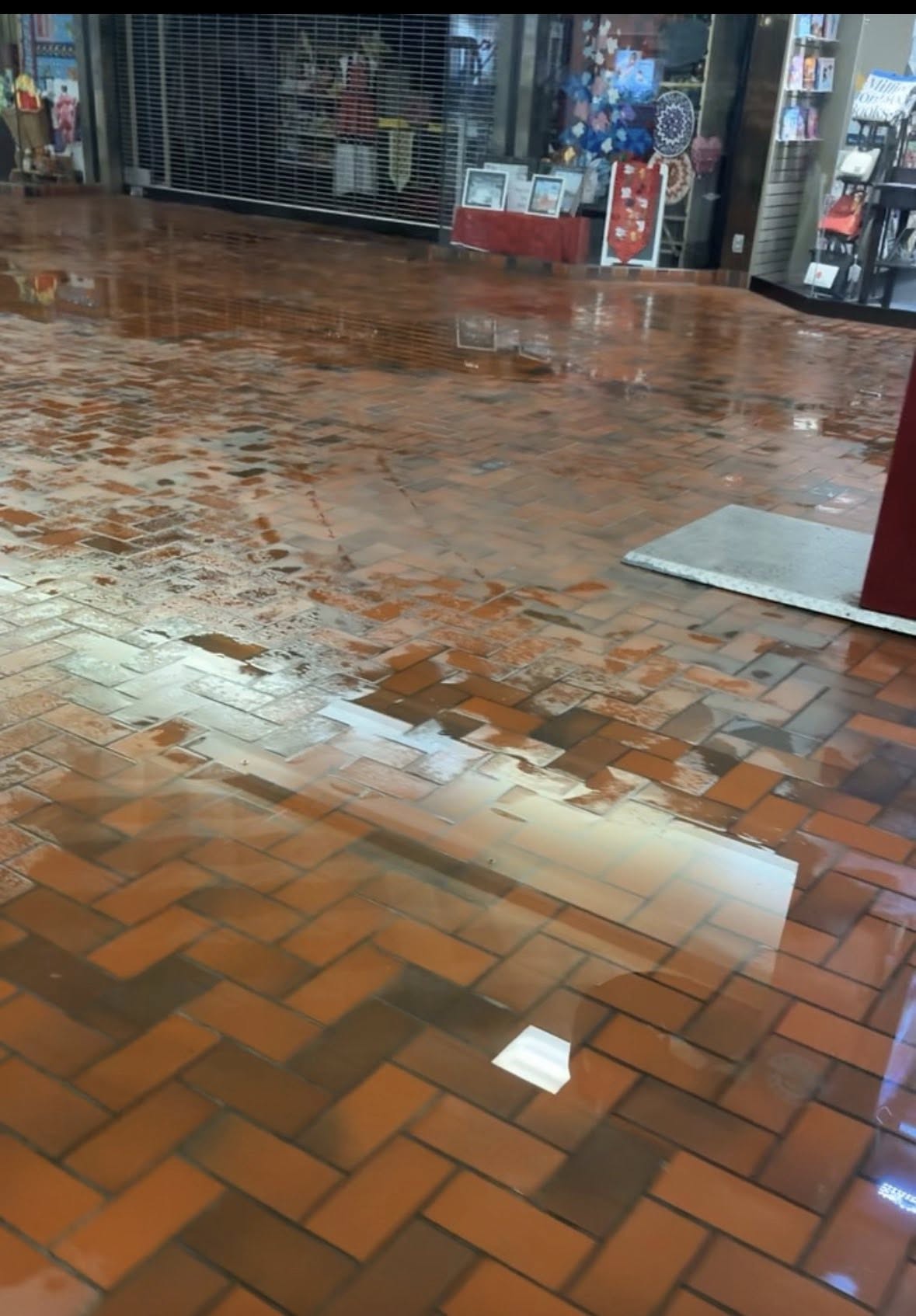 Photo credit/tag for images: Photos courtesy Tim Bette’s Storm Chaser