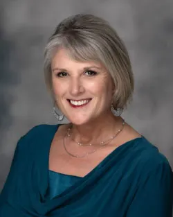 Janelle Stelter named Elementary Teacher of the Year