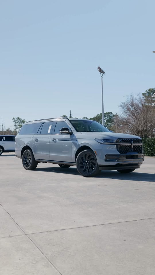 2026 Lincoln Navigator L Reserve Now Available at Wilmington Dealership