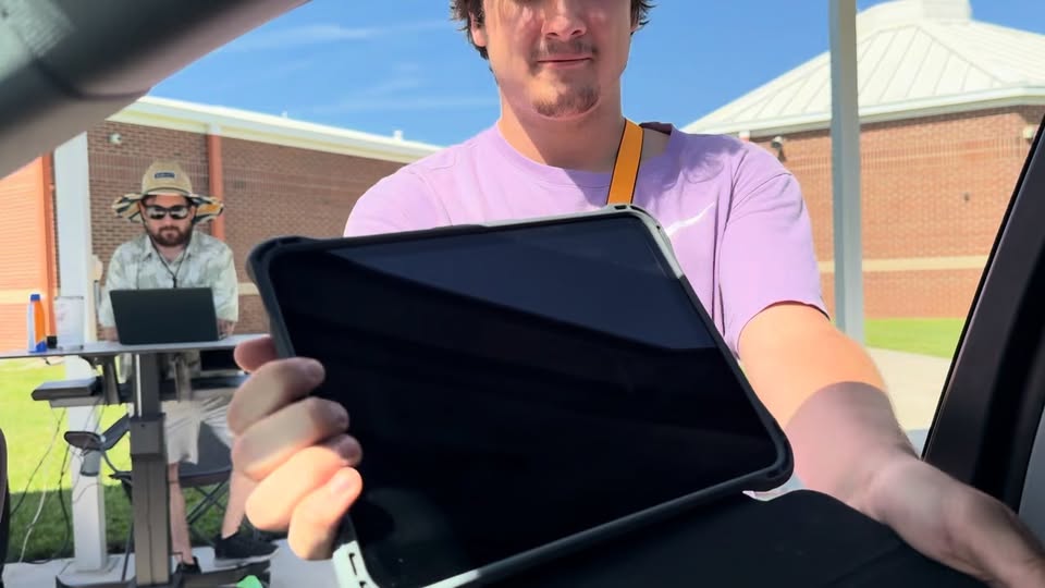Flagler Schools Distributing Devices to Students in Grades 4-12