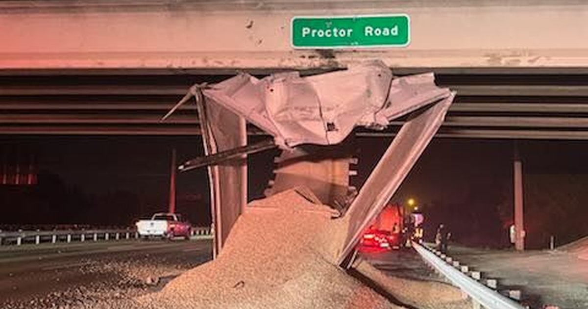 Dump Truck Strikes Overpass on I-75 in Sarasota County - Hi Sarasota