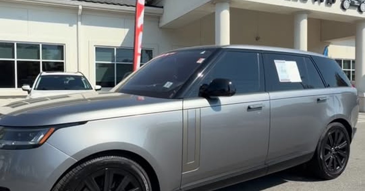 Range Rover Public Wilmington Dealership Lists 2023 Range Rover SE LWB With 47,000 Miles ...